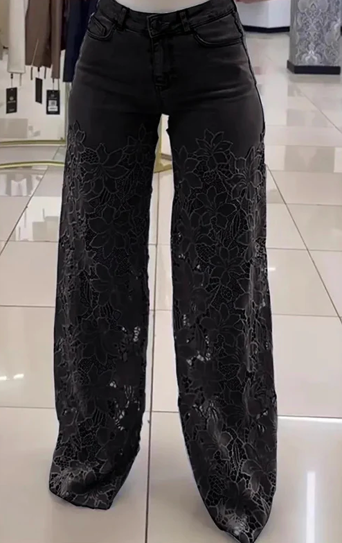 👖✨ Jean con Encaje Floral 👖La Fusión Perfecta entre Elegancia y Atrevimiento ✨