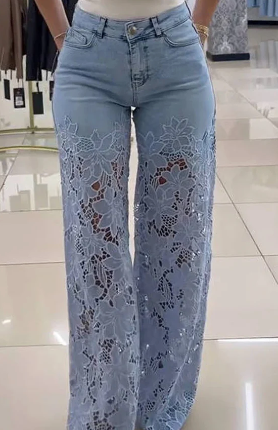 👖✨ Jean con Encaje Floral 👖La Fusión Perfecta entre Elegancia y Atrevimiento ✨