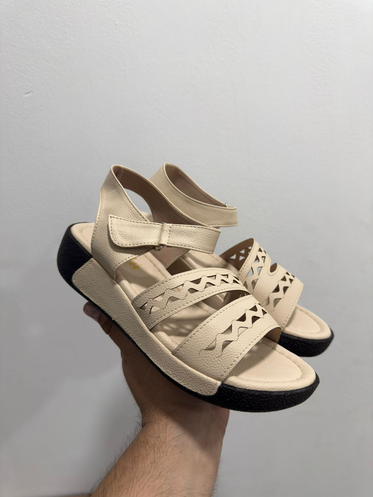 🌟Sandalias Ortopédicas OrtoChic Comfort – Estilo que Cuida tus Pasos 🌟